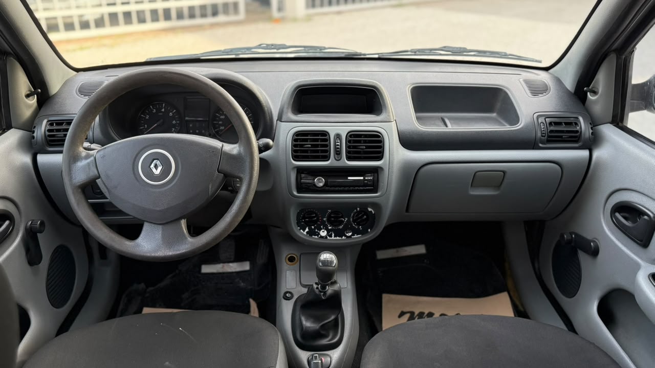 RENAULT - CLIO   AUTHENTIQUE  PACK  1.2  - MANUAL  - 2012
